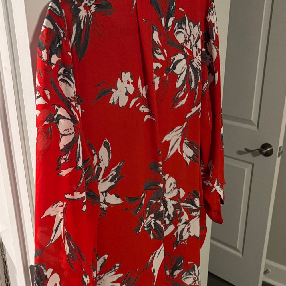 Violet & Claire Red and Black Floral Blouse - Picture 6 of 9